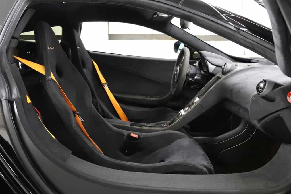 McLaren 675LT Coupe Scheckheft Carbondach 06/2016-photo-17