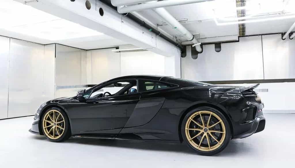 McLaren 675LT Coupe Scheckheft Carbondach 06/2016-photo-6