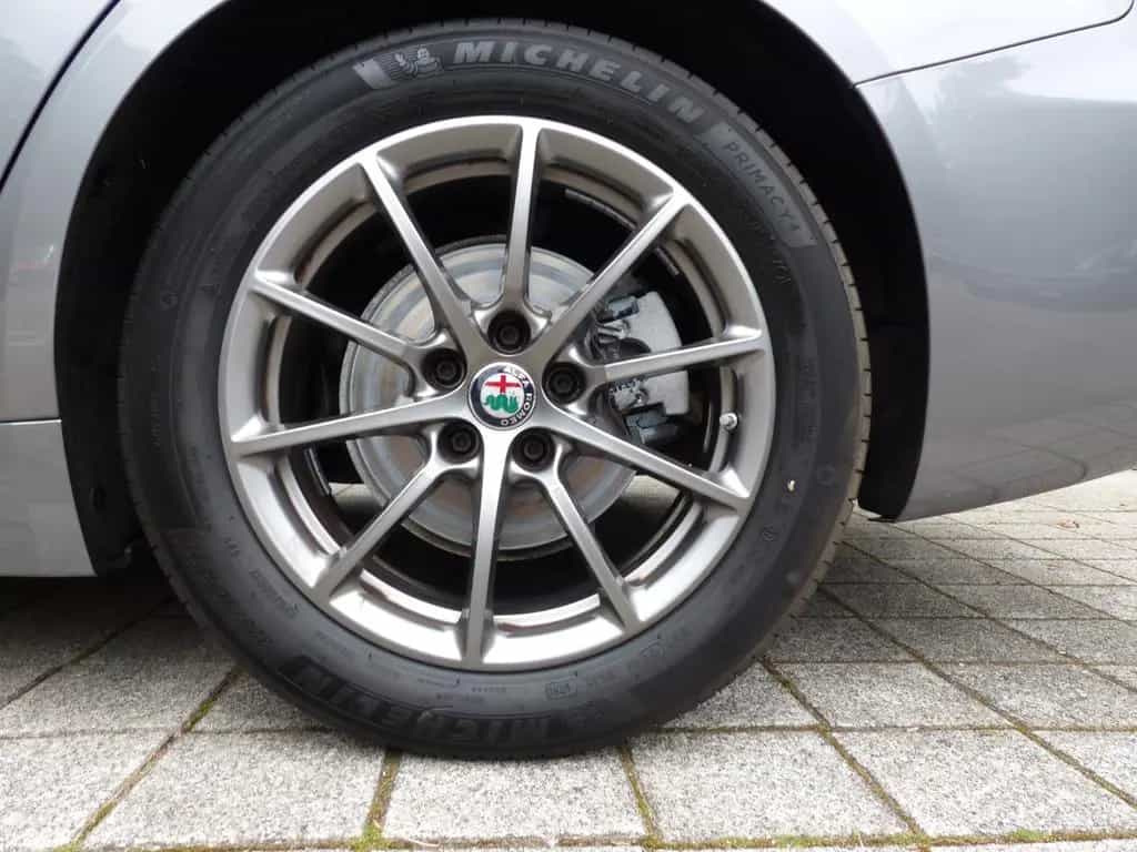 Alfa Romeo Giulia 2.2 Diesel AT8 Super Leder,Navi,Bi-Xenon 09/2016-photo-16