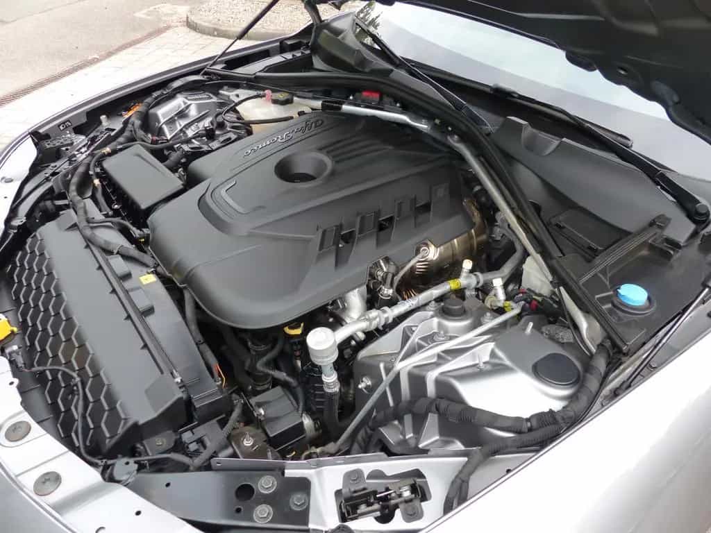Alfa Romeo Giulia 2.2 Diesel AT8 Super Leder,Navi,Bi-Xenon 09/2016-photo-18