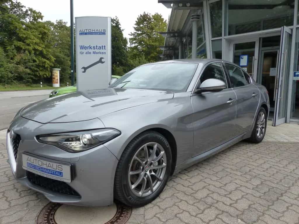Alfa Romeo Giulia 2.2 Diesel AT8 Super Leder,Navi,Bi-Xenon 09/2016-photo-1