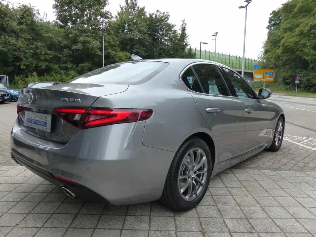 Alfa Romeo Giulia 2.2 Diesel AT8 Super Leder,Navi,Bi-Xenon 09/2016-photo-5