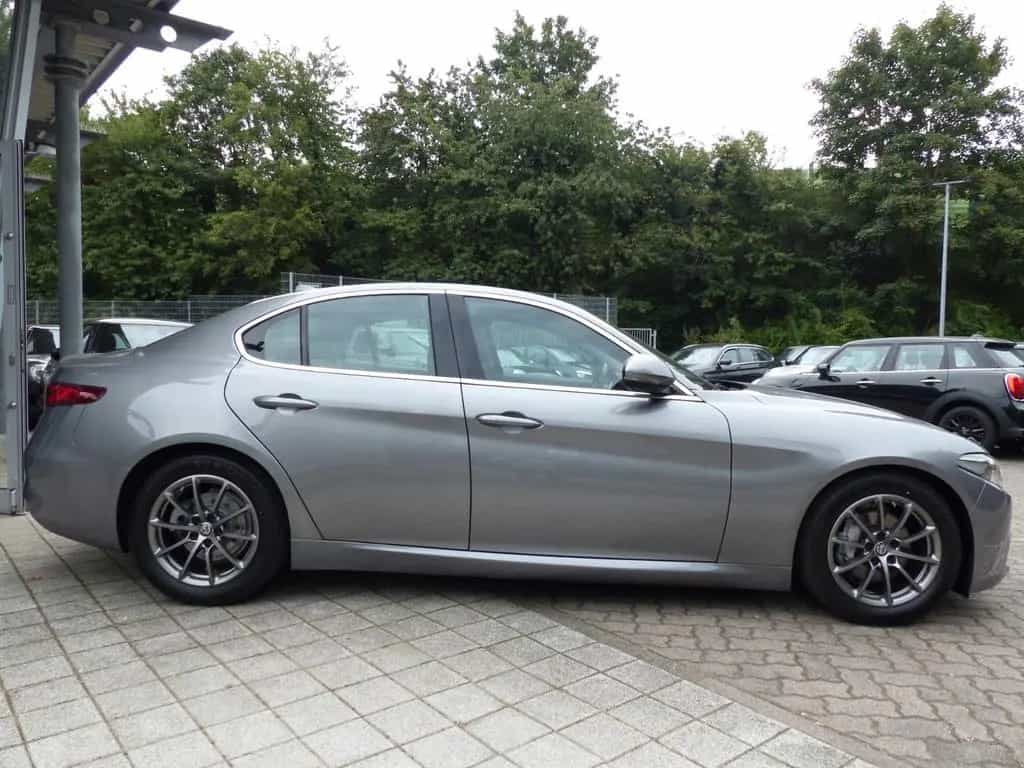 Alfa Romeo Giulia 2.2 Diesel AT8 Super Leder,Navi,Bi-Xenon 09/2016-photo-6