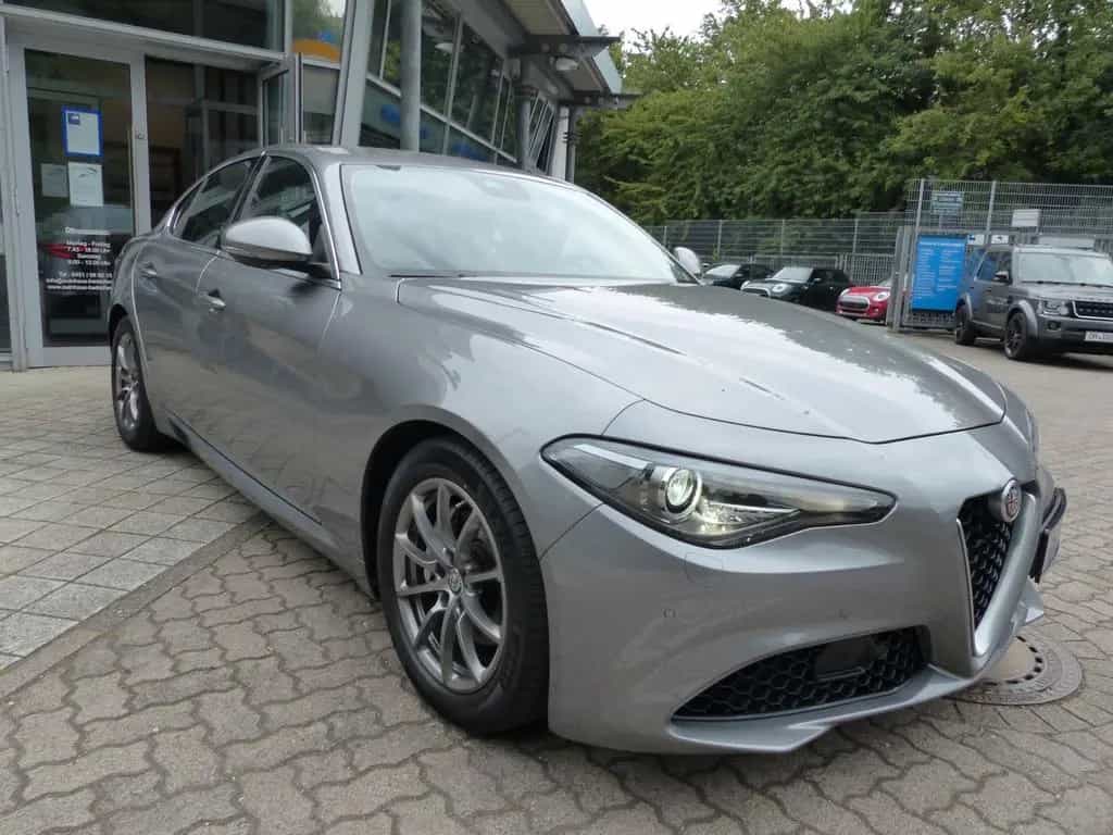 Alfa Romeo Giulia 2.2 Diesel AT8 Super Leder,Navi,Bi-Xenon 09/2016-photo-7