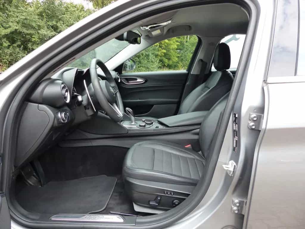 Alfa Romeo Giulia 2.2 Diesel AT8 Super Leder,Navi,Bi-Xenon 09/2016-photo-8