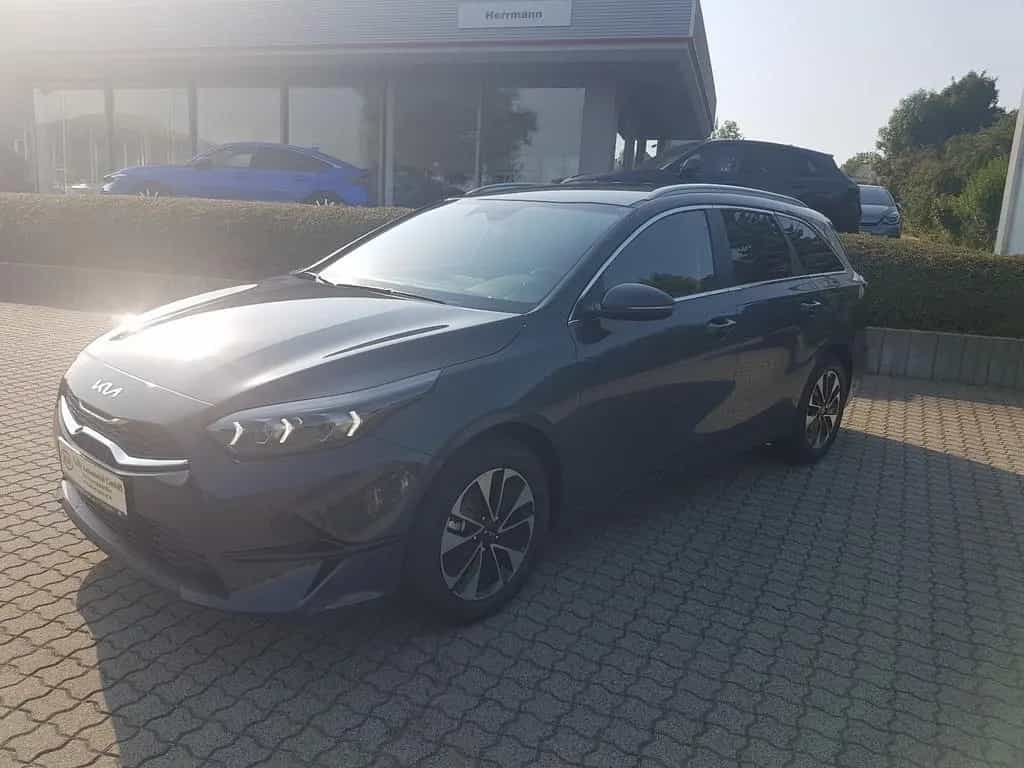 Kia Ceed SW 1.5 T-GDI NAVI CONNECT KLIMAAUT LED 05/2025-photo-0
