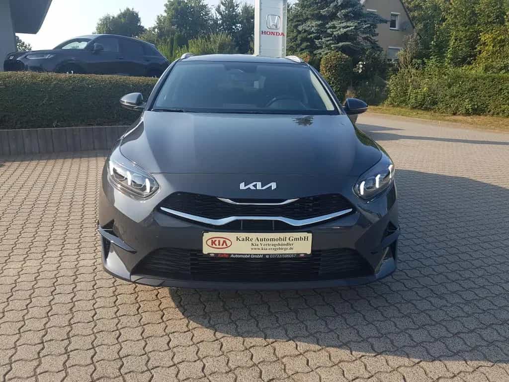 Kia Ceed SW 1.5 T-GDI NAVI CONNECT KLIMAAUT LED 05/2025-photo-1