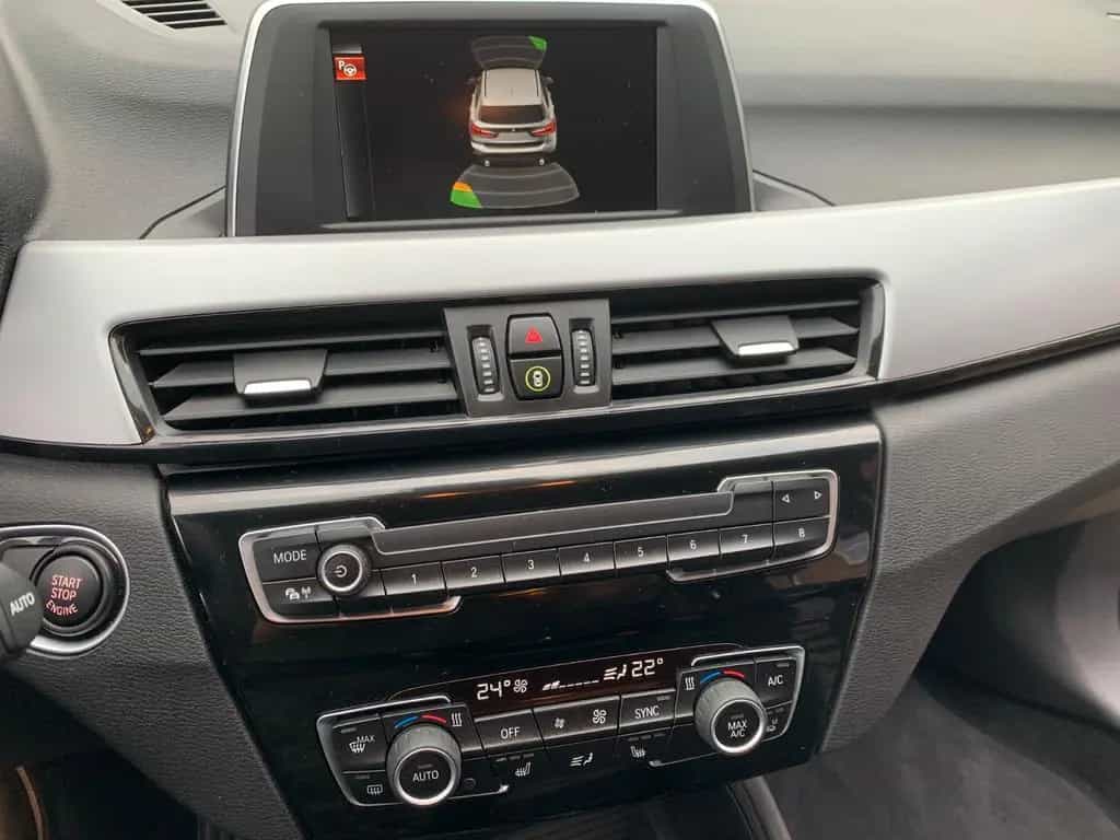 BMW X1 sDrive 18 i Automatik Sport Lederenkrad 08/2017-photo-13