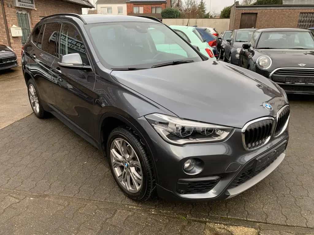BMW X1 sDrive 18 i Automatik Sport Lederenkrad 08/2017-photo-17