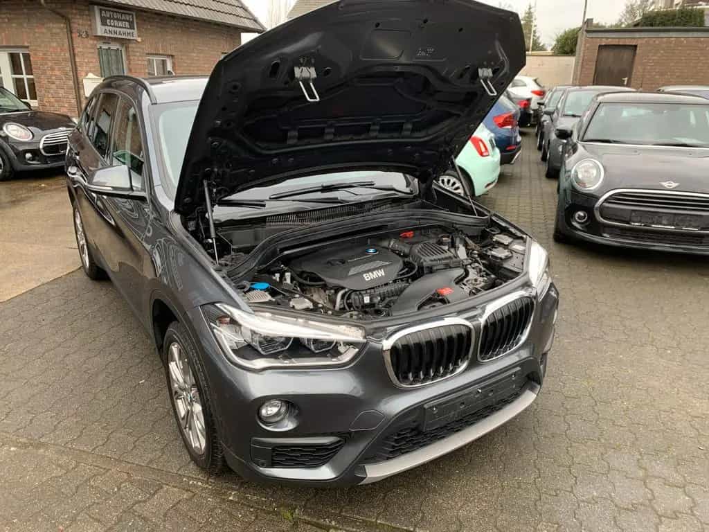 BMW X1 sDrive 18 i Automatik Sport Lederenkrad 08/2017-photo-23