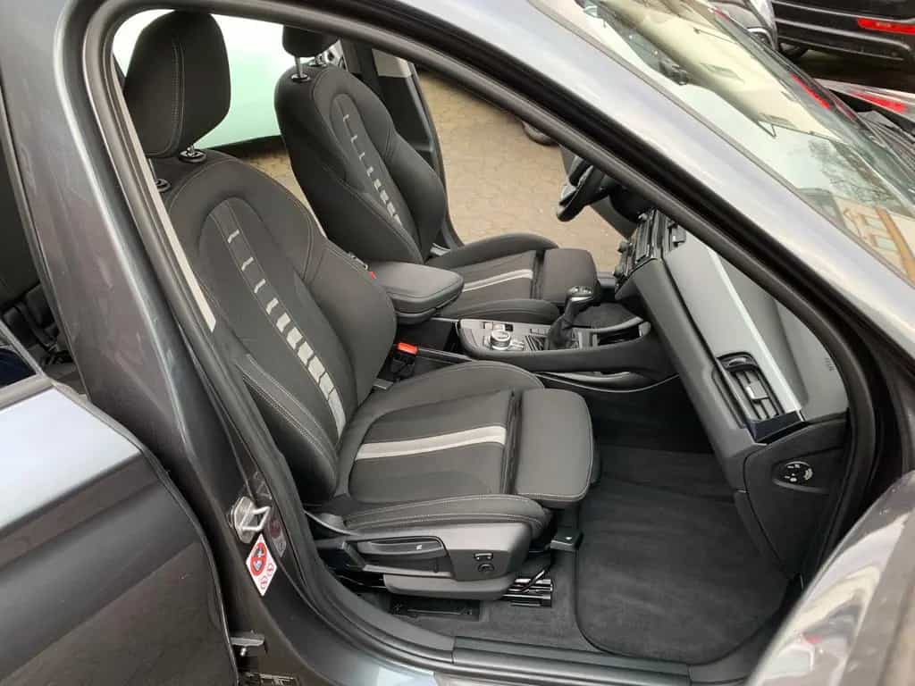 BMW X1 sDrive 18 i Automatik Sport Lederenkrad 08/2017-photo-7