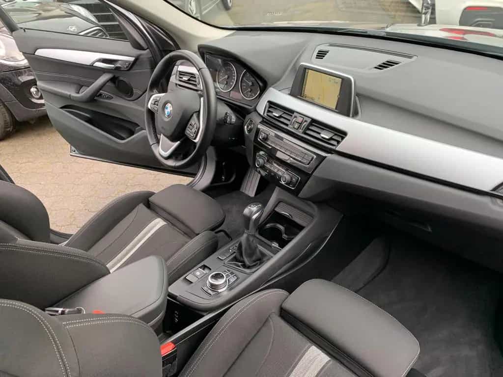 BMW X1 sDrive 18 i Automatik Sport Lederenkrad 08/2017-photo-8