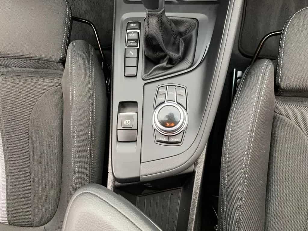 BMW X1 sDrive 18 i Automatik Sport Lederenkrad 08/2017-photo-9