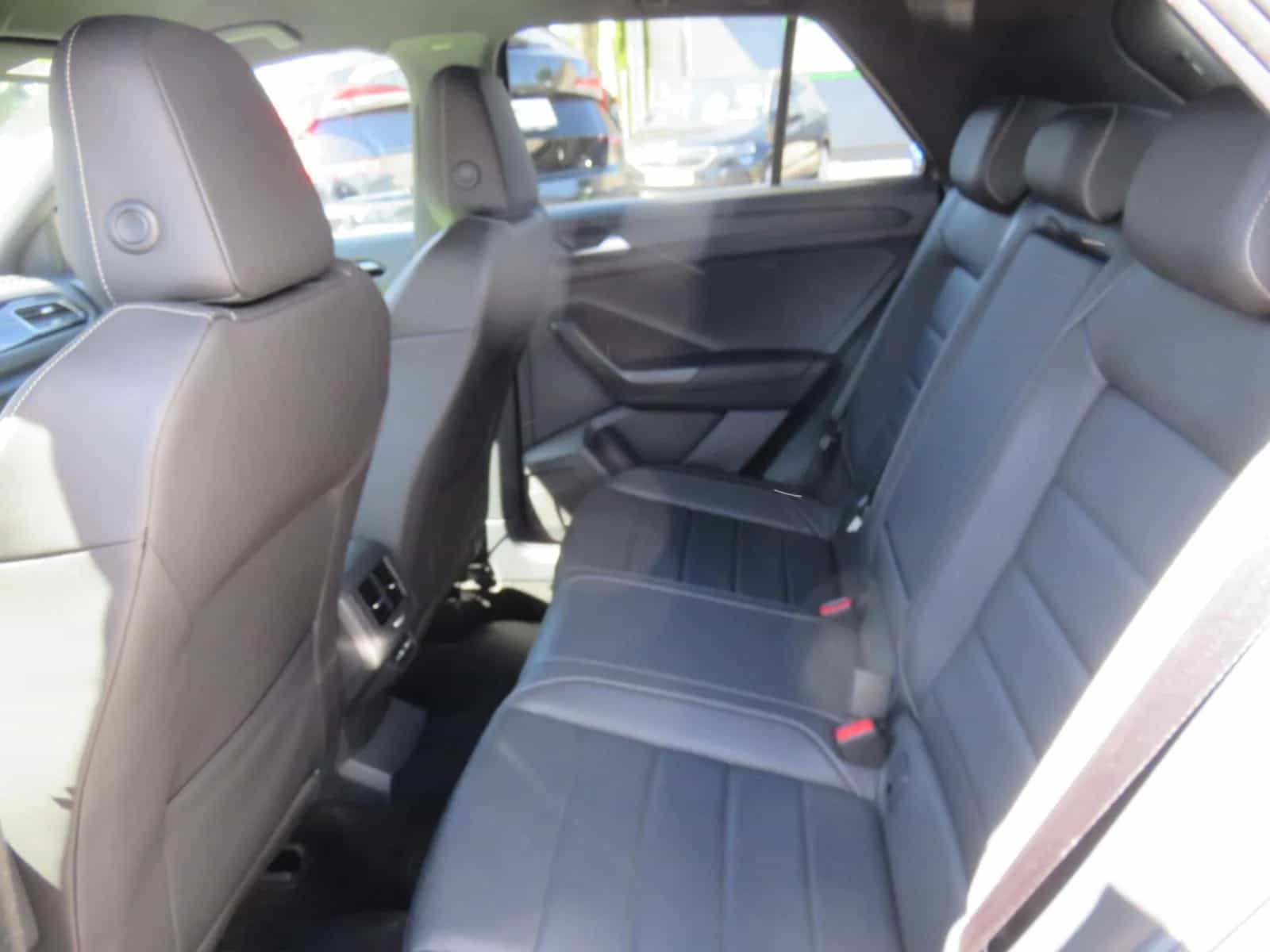 Volkswagen T-Roc 12/2021-photo-10