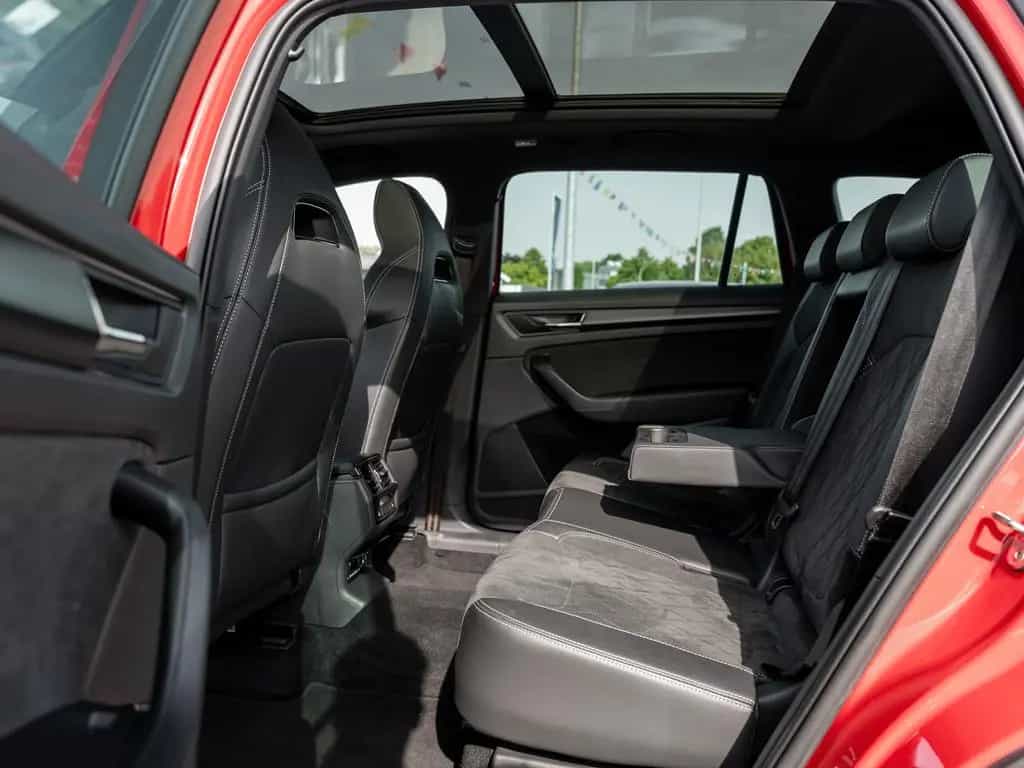 Skoda Kodiaq SPORTLINE 1.5 TSI 6-GANG DCC Kam. Navi LM 06/2022-photo-7