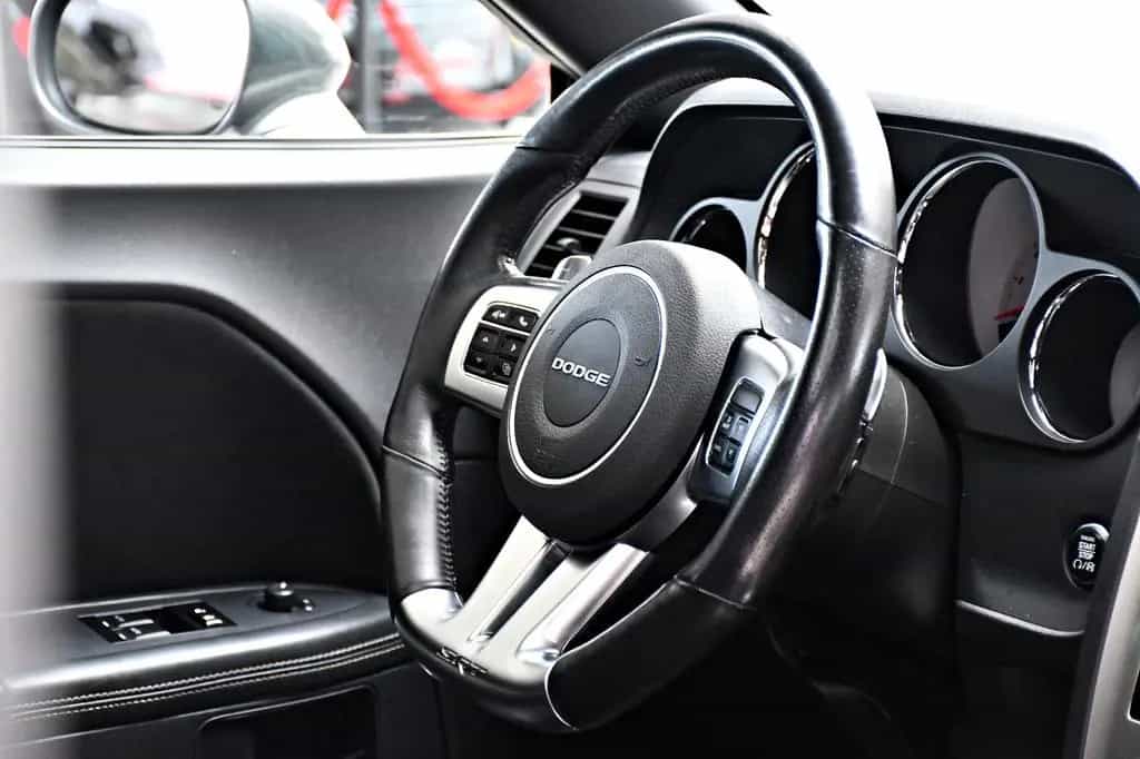 Dodge Challenger 6,4 L V8 SRT HEMI MDS 20" 05/2012-photo-10
