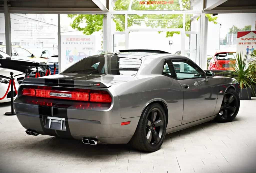 Dodge Challenger 6,4 L V8 SRT HEMI MDS 20" 05/2012-photo-2