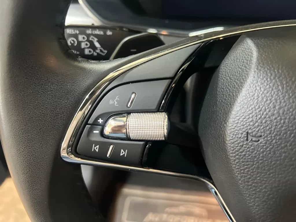 Skoda Superb Combi 2.0TDI DSG/GRA/SHZ/PDC/LED 04/2022-photo-14