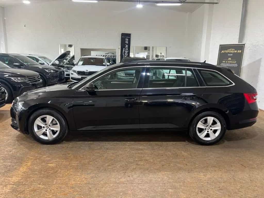 Skoda Superb Combi 2.0TDI DSG/GRA/SHZ/PDC/LED 04/2022-photo-2