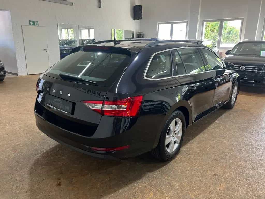 Skoda Superb Combi 2.0TDI DSG/GRA/SHZ/PDC/LED 04/2022-photo-6