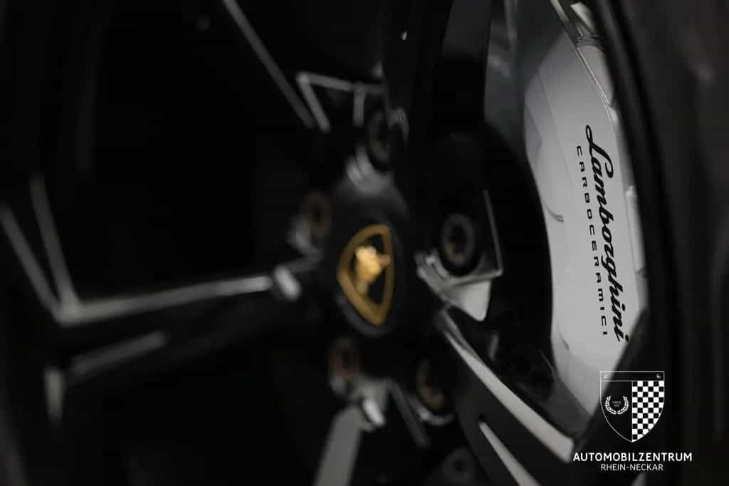 Lamborghini Urus Panorama/Anima/B&O/Massage/360Kam/22" 03/2020-photo-37