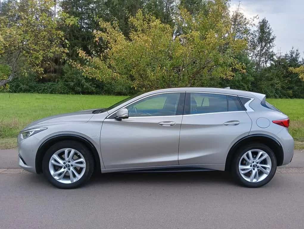 Infiniti Q30 2.2d AUTOMATIK 360° KAMERA PANORAMA TOP 11/2016-photo-1