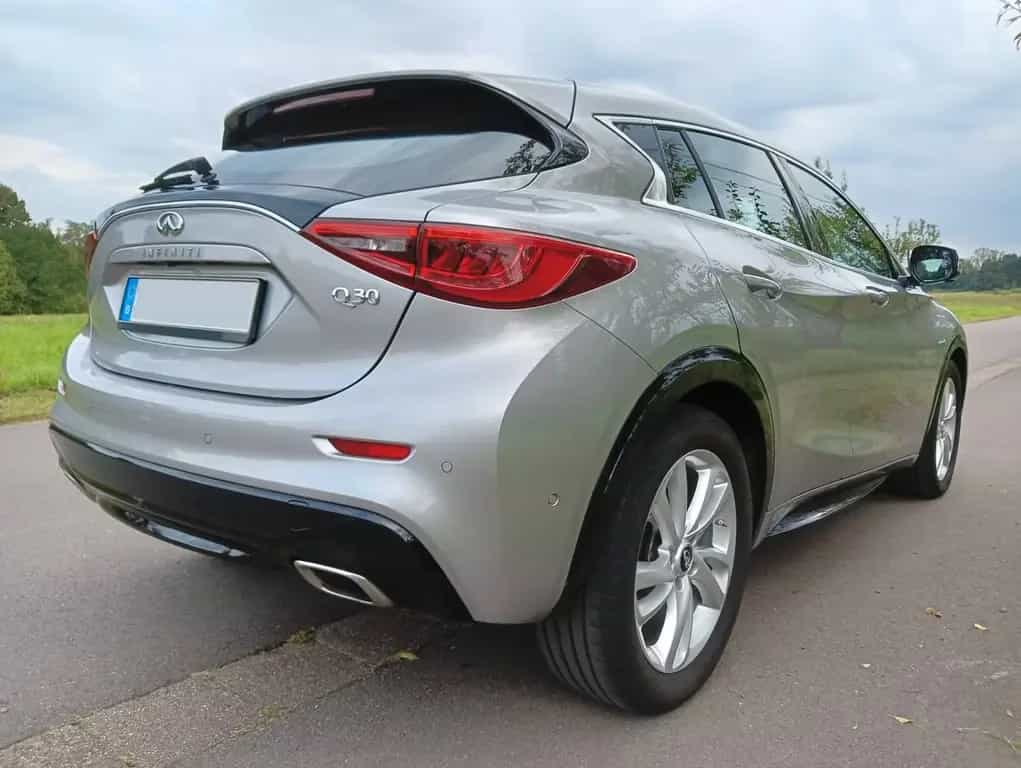 Infiniti Q30 2.2d AUTOMATIK 360° KAMERA PANORAMA TOP 11/2016-photo-3