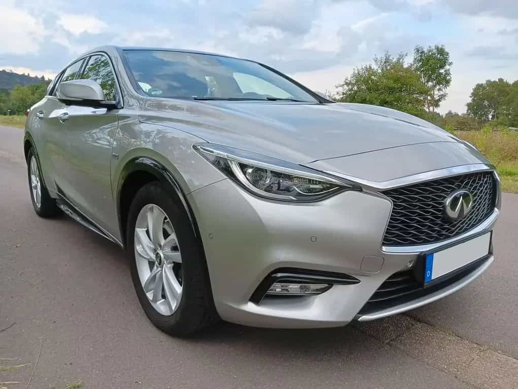 Infiniti Q30 2.2d AUTOMATIK 360° KAMERA PANORAMA TOP 11/2016-photo-4