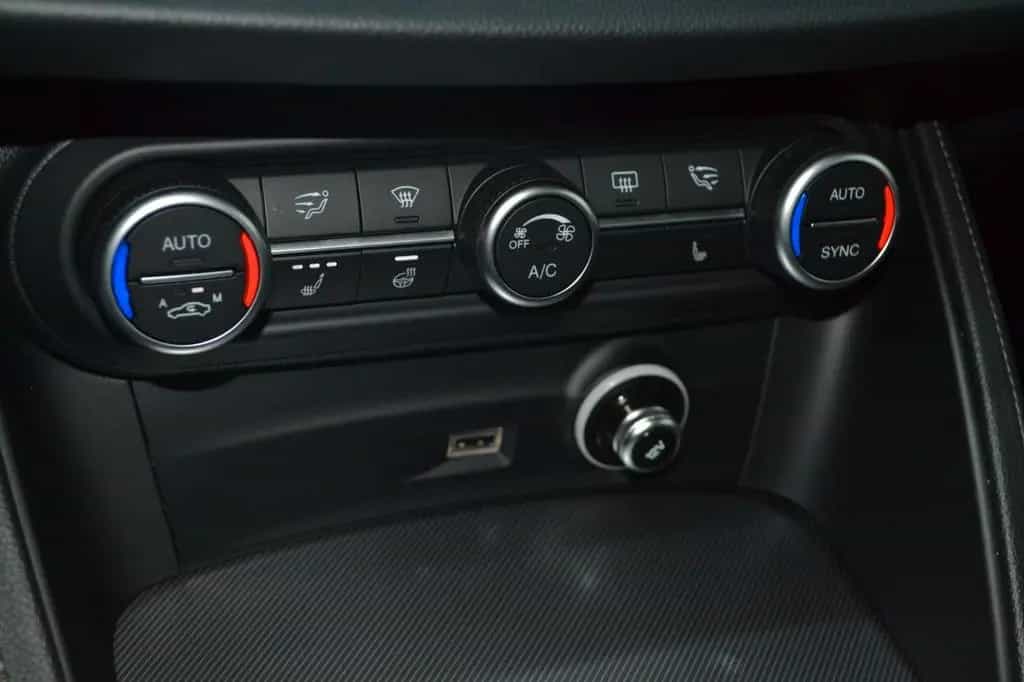 Alfa Romeo Stelvio Super Q4*2.Hand*Kamera*Navi*21 Z.* 09/2019-photo-20