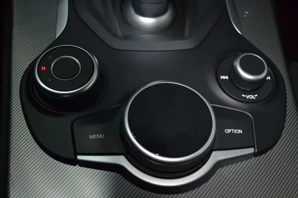 Alfa Romeo Stelvio Super Q4*2.Hand*Kamera*Navi*21 Z.* 09/2019-photo-21