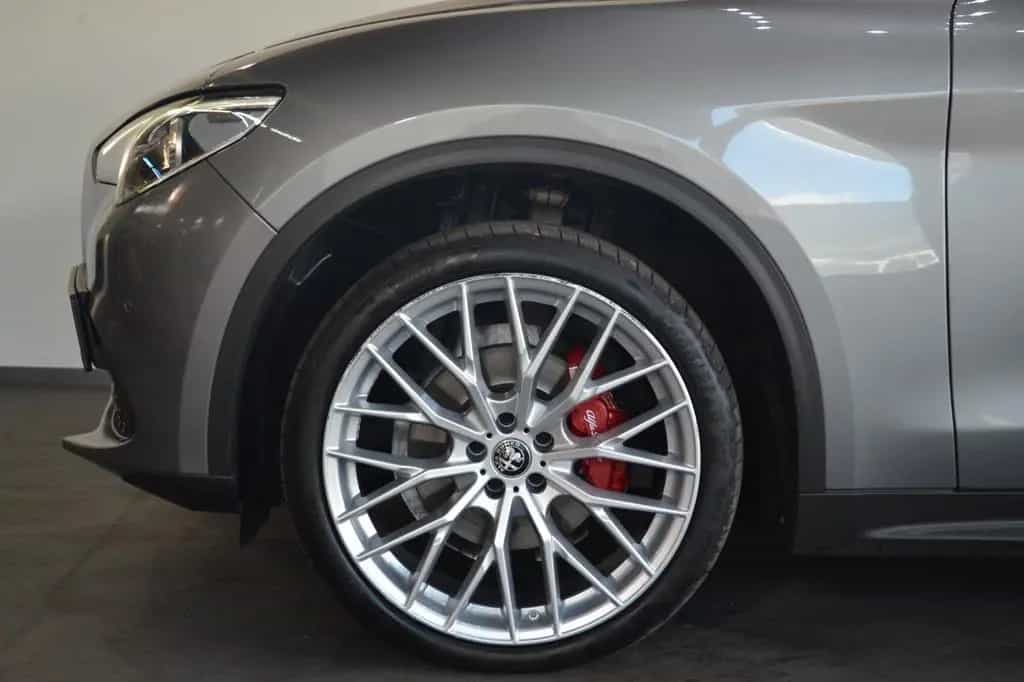 Alfa Romeo Stelvio Super Q4*2.Hand*Kamera*Navi*21 Z.* 09/2019-photo-5