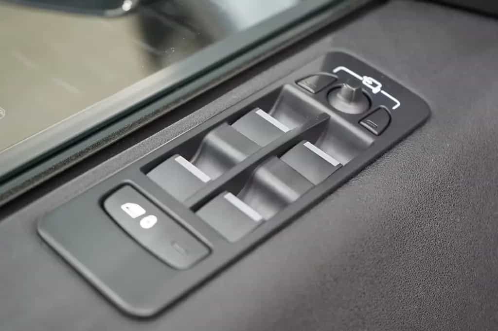 Land Rover Discovery Sport SE AWD*2.Hand*360°Kam.*7-Sitzer 10/2017-photo-14