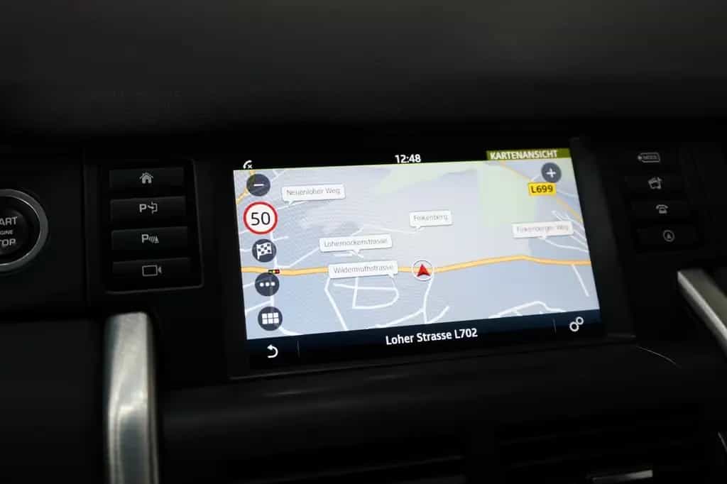 Land Rover Discovery Sport SE AWD*2.Hand*360°Kam.*7-Sitzer 10/2017-photo-17
