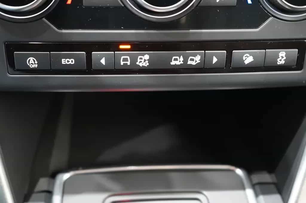 Land Rover Discovery Sport SE AWD*2.Hand*360°Kam.*7-Sitzer 10/2017-photo-23