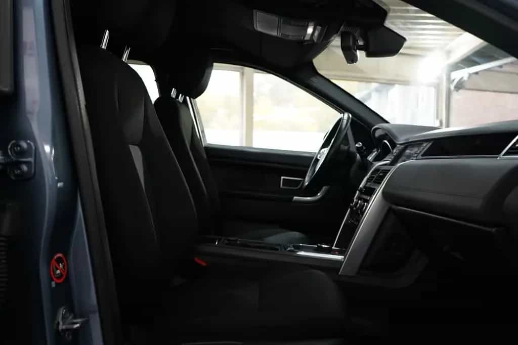Land Rover Discovery Sport SE AWD*2.Hand*360°Kam.*7-Sitzer 10/2017-photo-8