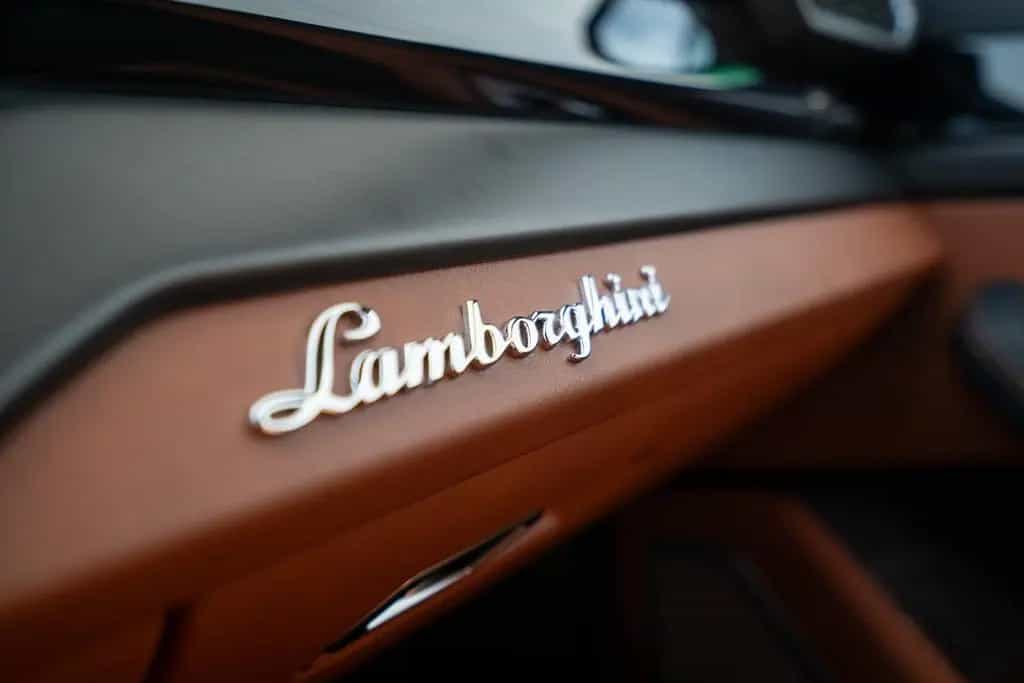 Lamborghini Urus S 23" B&O PANO MASSAGE NACHTSICHT PARK-PAKE 04/2023-photo-12