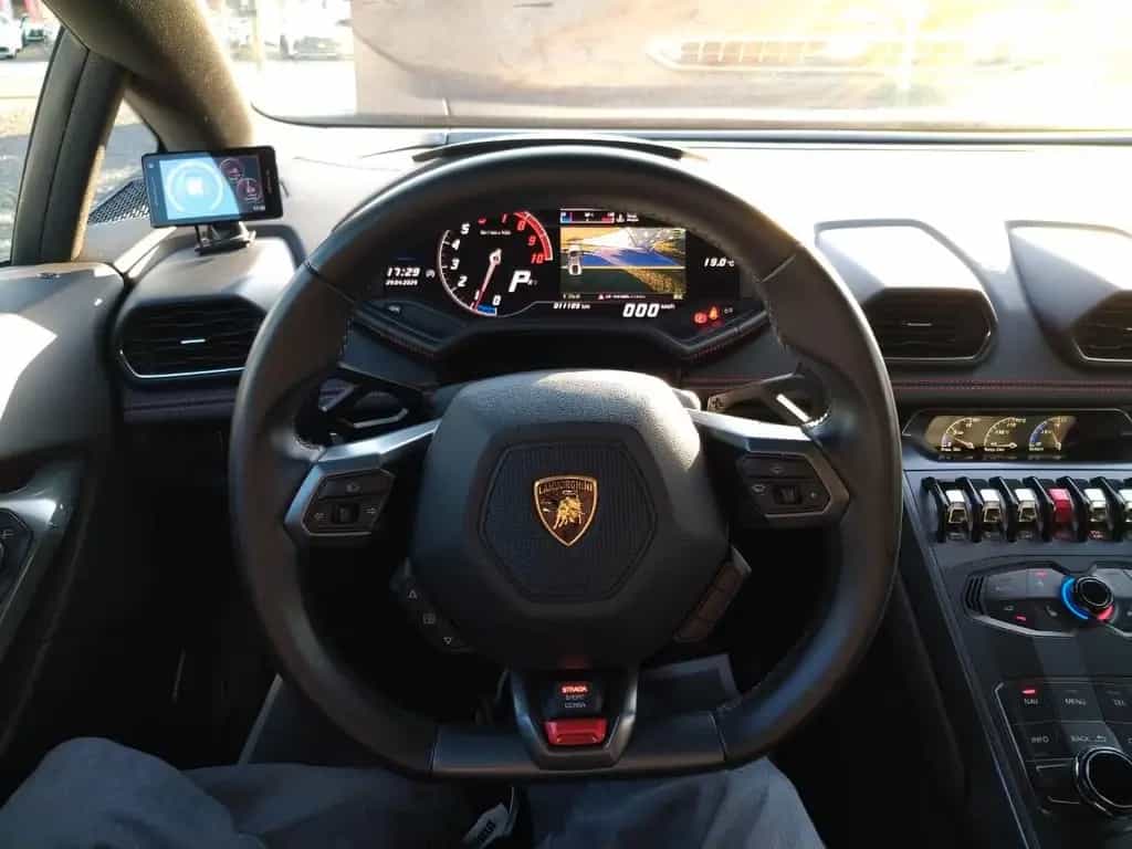 Lamborghini Huracán LP610-4 (2015) 08/2015-photo-12