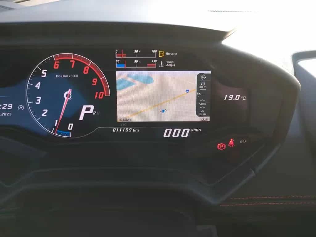 Lamborghini Huracán LP610-4 (2015) 08/2015-photo-14
