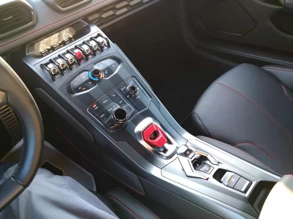 Lamborghini Huracán LP610-4 (2015) 08/2015-photo-16