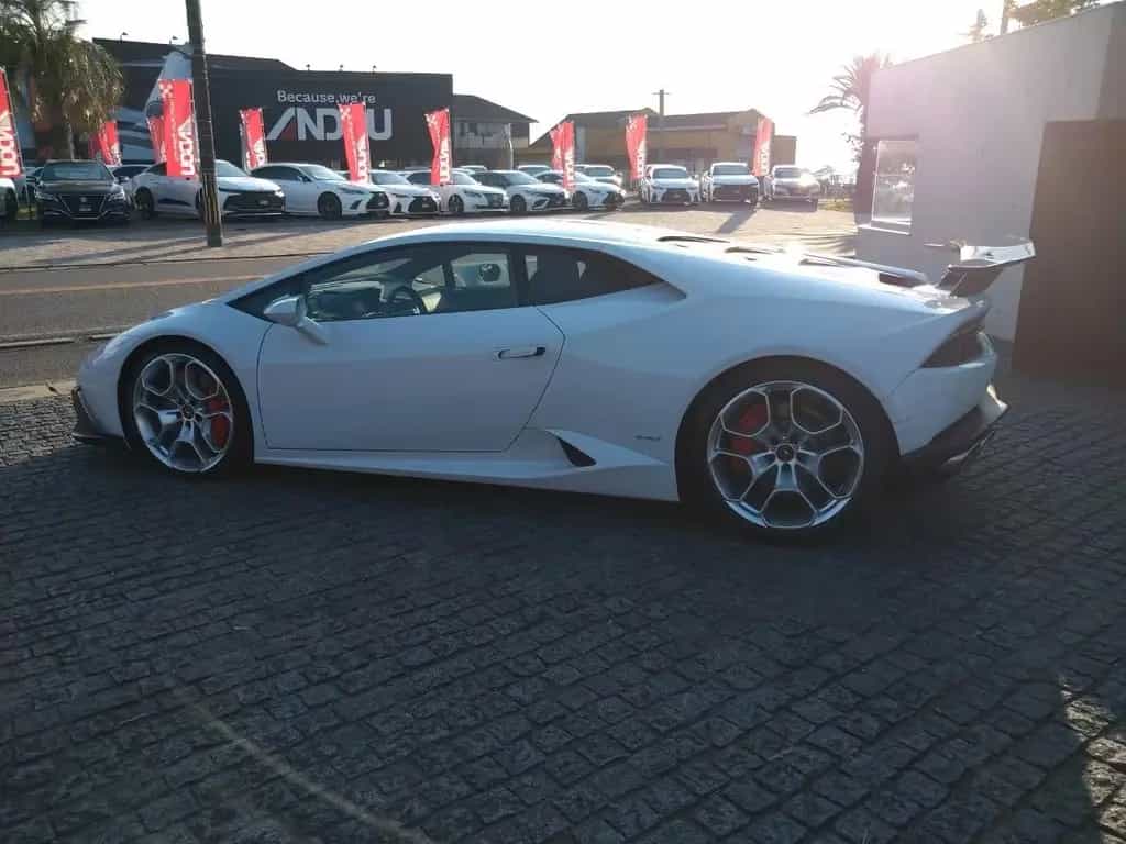 Lamborghini Huracán LP610-4 (2015) 08/2015-photo-2