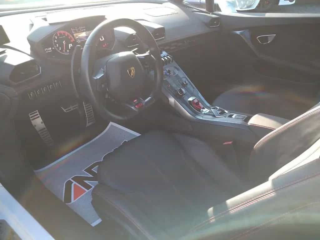 Lamborghini Huracán LP610-4 (2015) 08/2015-photo-9