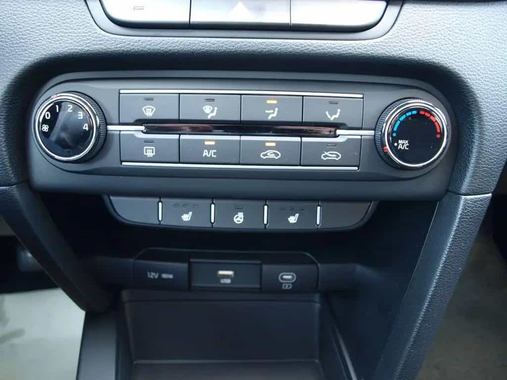 Kia Ceed SW 1.5 T OPF NAVI MJ25 KAMERA SZHZG 08/2025-photo-19