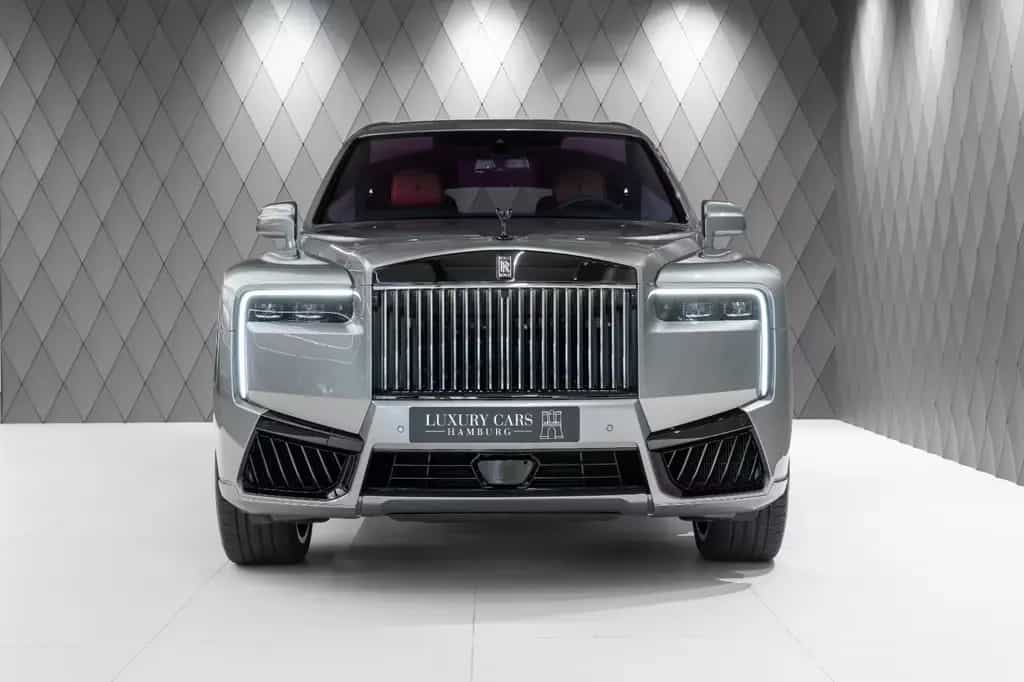 Rolls-Royce Cullinan BLACK BADGE 2026 GREY/RED STARLIGHT VIP 02/2026-photo-1