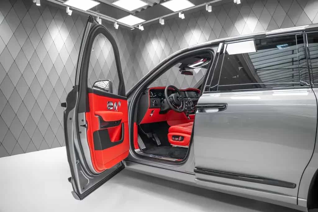 Rolls-Royce Cullinan BLACK BADGE 2026 GREY/RED STARLIGHT VIP 02/2026-photo-10