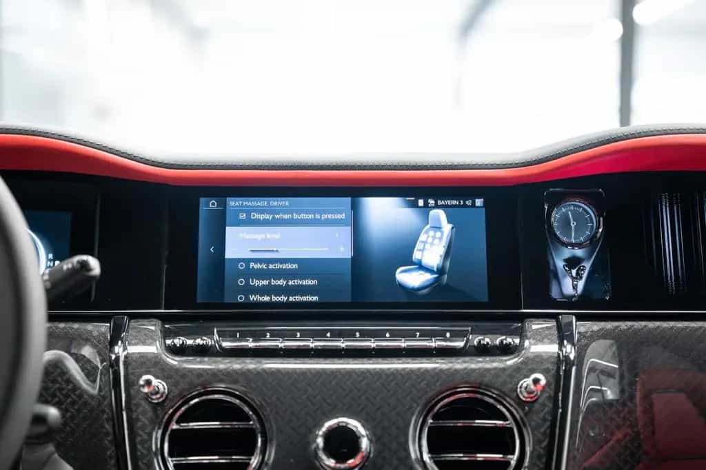Rolls-Royce Cullinan BLACK BADGE 2026 GREY/RED STARLIGHT VIP 02/2026-photo-19