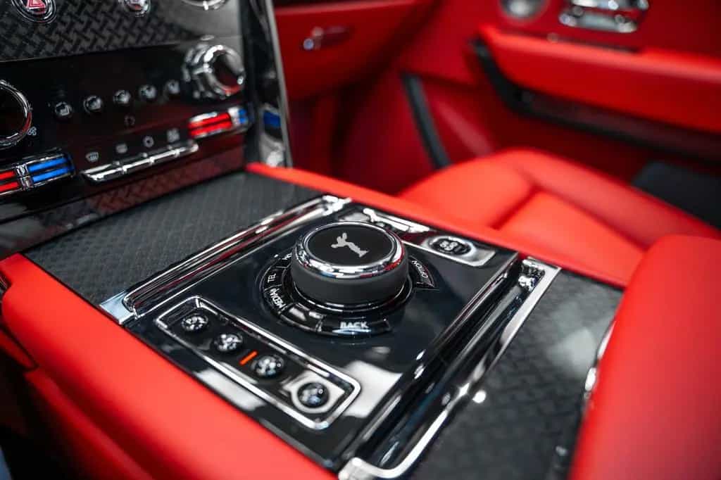 Rolls-Royce Cullinan BLACK BADGE 2026 GREY/RED STARLIGHT VIP 02/2026-photo-22