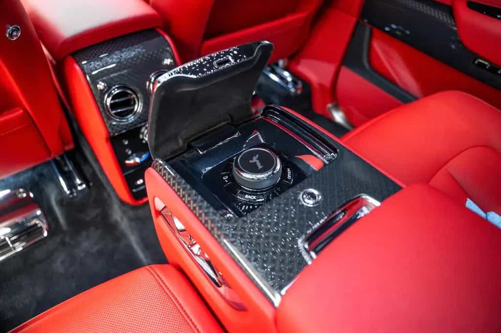 Rolls-Royce Cullinan BLACK BADGE 2026 GREY/RED STARLIGHT VIP 02/2026-photo-23