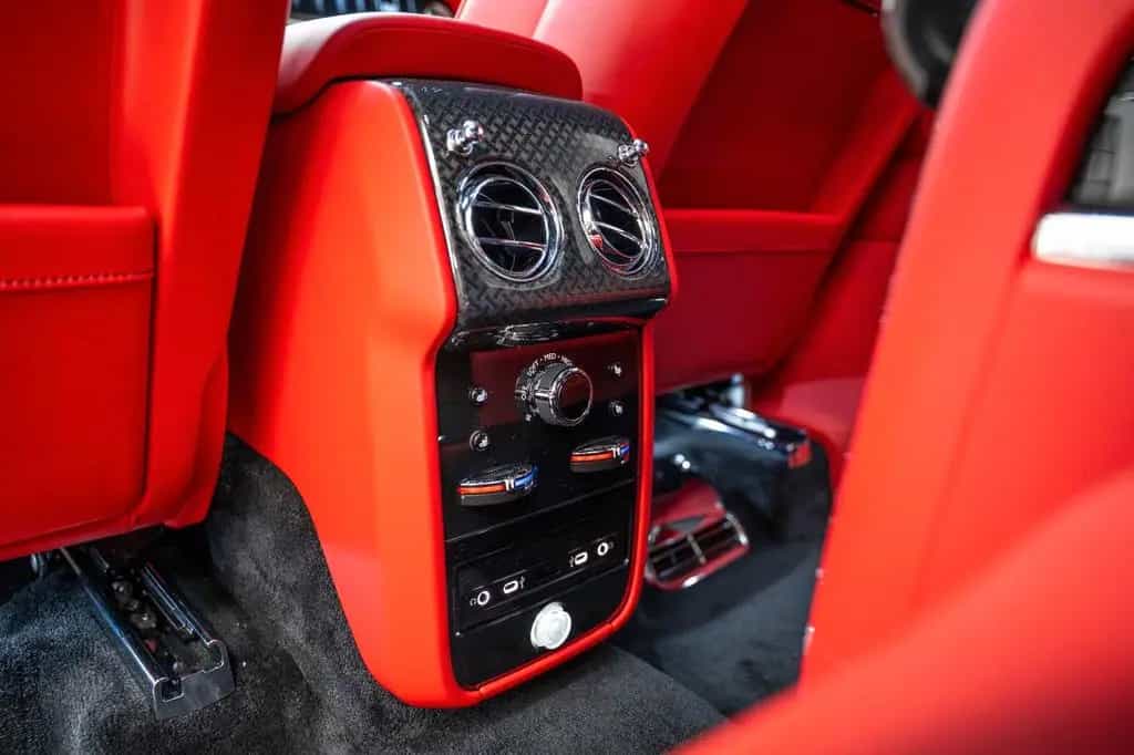 Rolls-Royce Cullinan BLACK BADGE 2026 GREY/RED STARLIGHT VIP 02/2026-photo-24