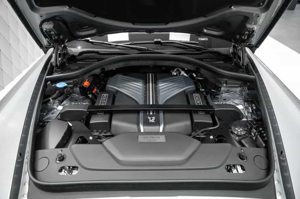 Rolls-Royce Cullinan BLACK BADGE 2026 GREY/RED STARLIGHT VIP 02/2026-photo-29