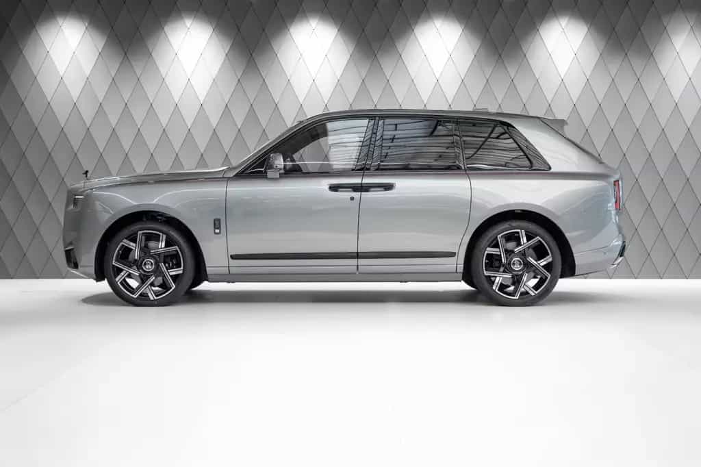 Rolls-Royce Cullinan BLACK BADGE 2026 GREY/RED STARLIGHT VIP 02/2026-photo-3